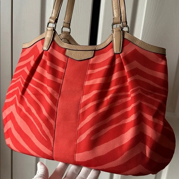 Coach large tote Bag - Picture 10 of 15